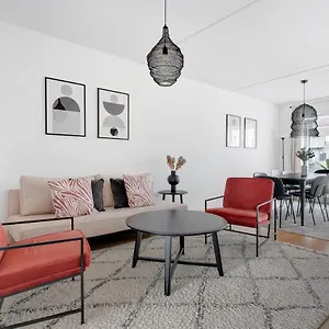 Sanders Arena - Precious Three-bedroom Close To Metro Station , Copenhagen Denmark